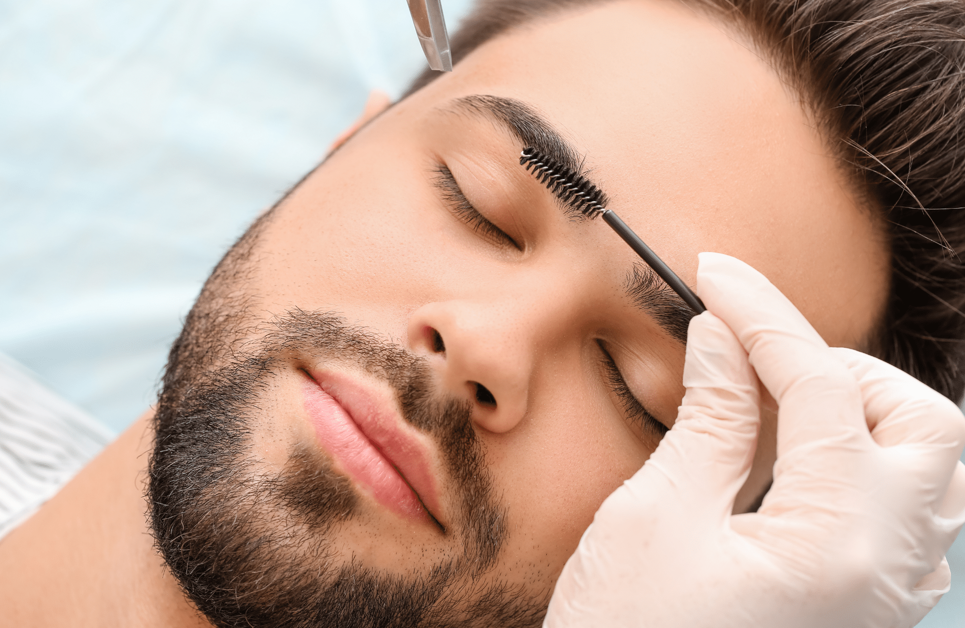 oblikovanje_obrvi_moski